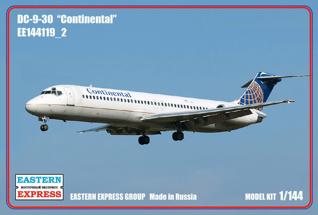 144119-2  авиация  DC-9-30 Continental (1:144)