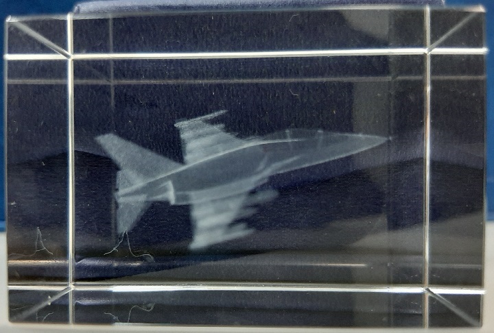 7080004-05  продукция из стекла  Я-130. Стекло с лазерным изображением (малое)
