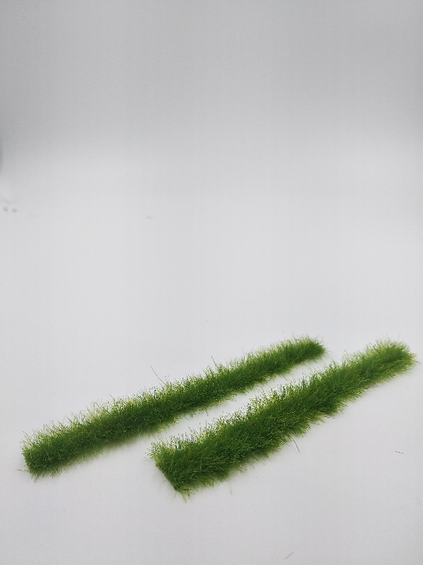 3039  материалы для диорам  Полоски травы светло-зеленые 5 мм 8 шт