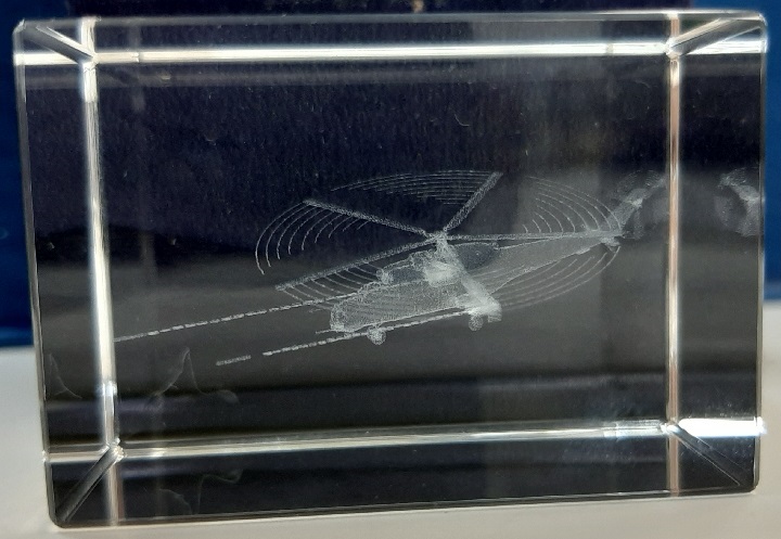 7080004-08  продукция из стекла  М-24. Стекло с лазерным изображением (малое)
