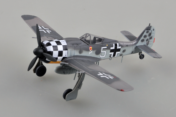 36401  авиация  FW190A-6, "White 5", Uffz Rudolf Hubl. I./JG1. July 1943  (1:72)