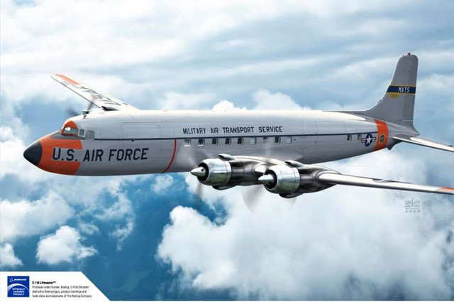 12634  авиация  USAF C-118 Liftmaster  (1:144)