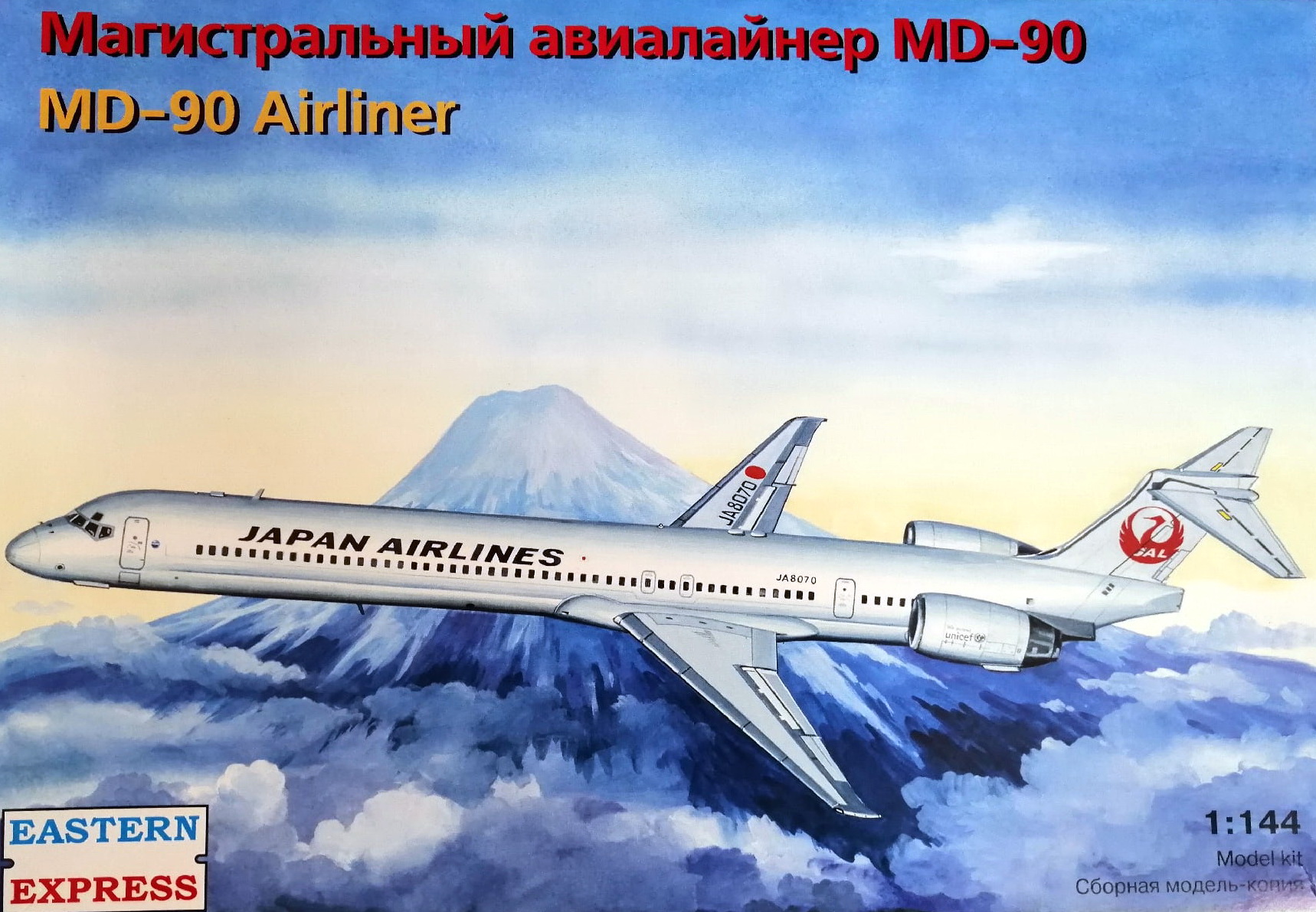 144128  авиация  MD-90 JAL  (1:144)