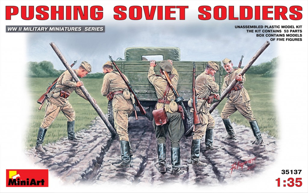 35137  фигуры  PUSHING SOVIET SOLDIERS  (1:35)